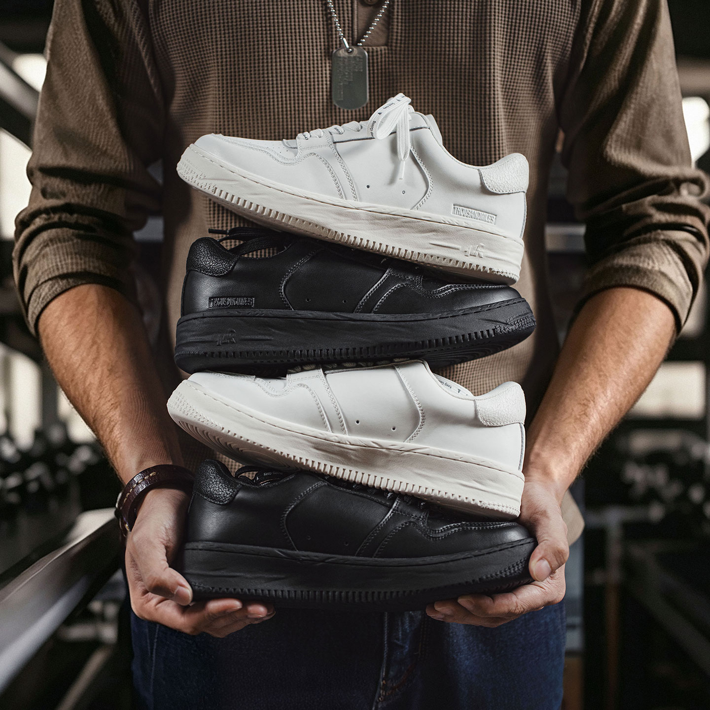 MADEN Classic White Black Plat - đánh giá và giá Men'S Shoes Black And White